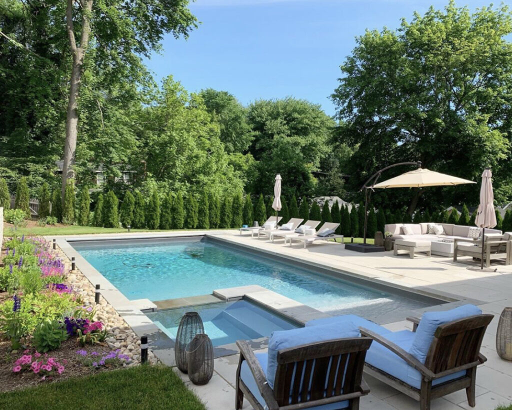 expert pool enclosure cleaning near me in tampa