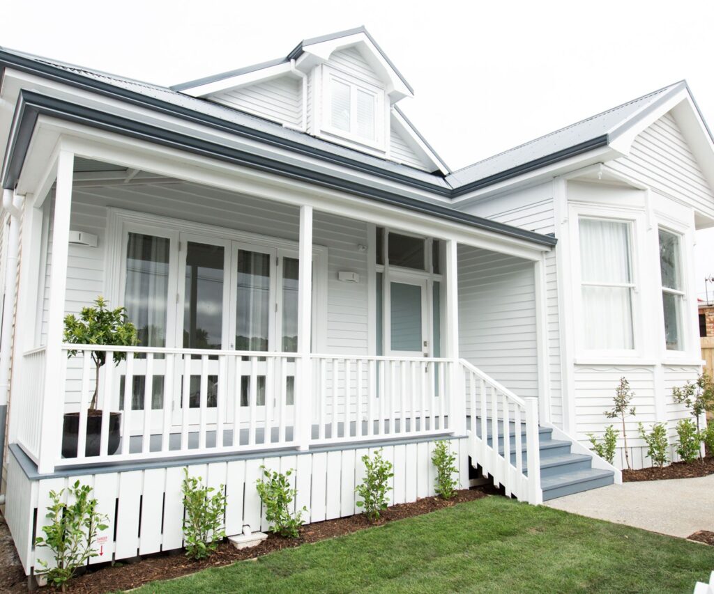 Exterior House Wash Services in Davenport 