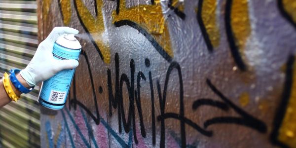 gettyimages-537699189-1200×675 graffiti remove